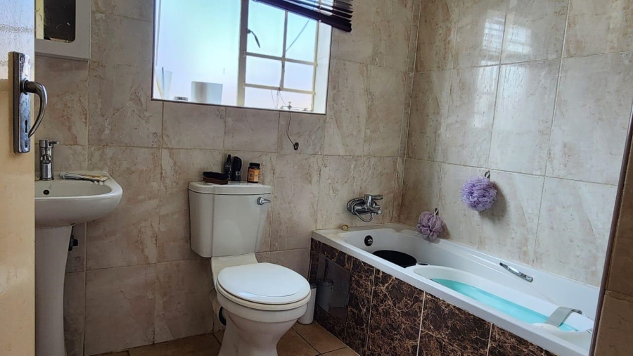 3 Bedroom Property for Sale in Waterval East North West